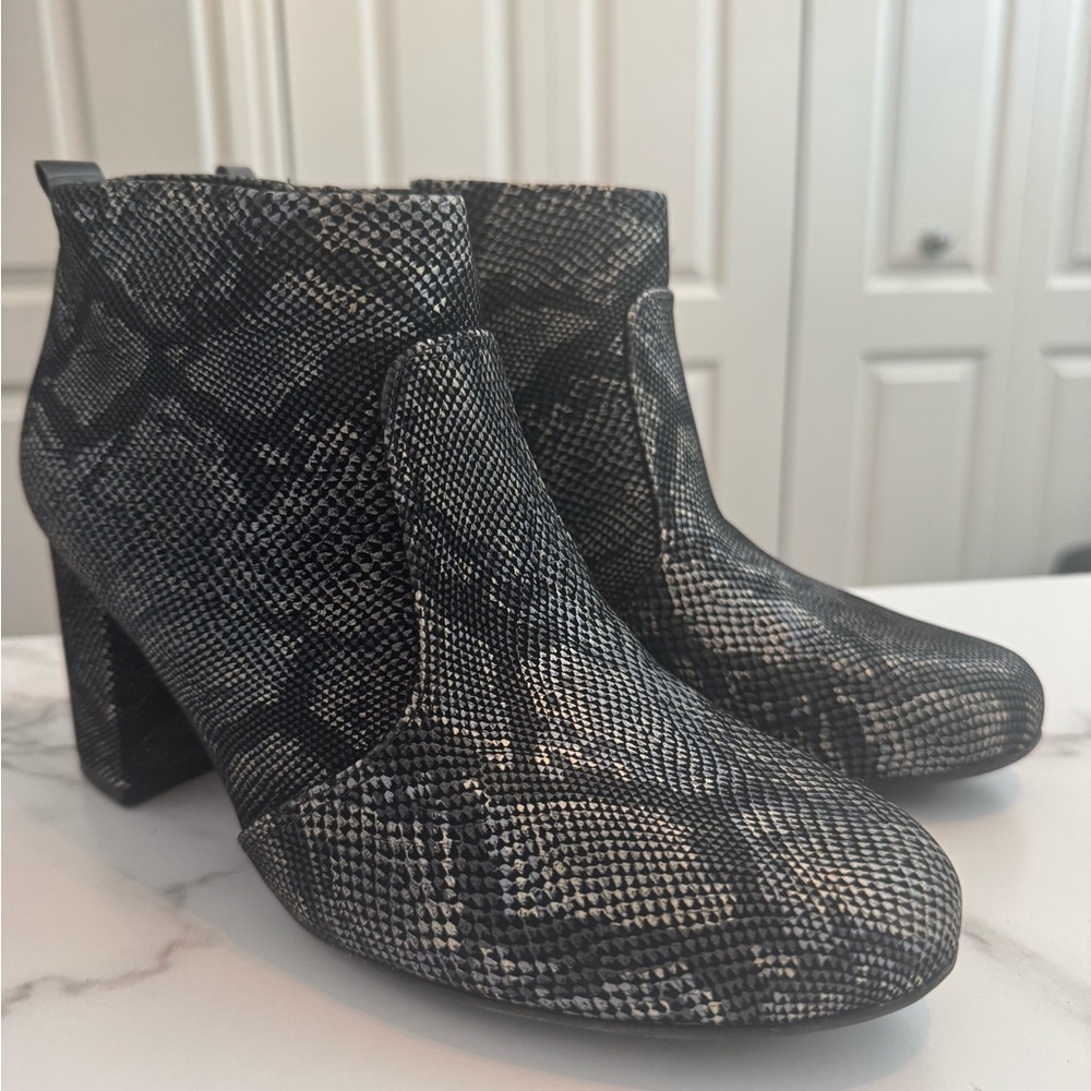 Black and Gray Textured Ankle Boots with Chunky Heel